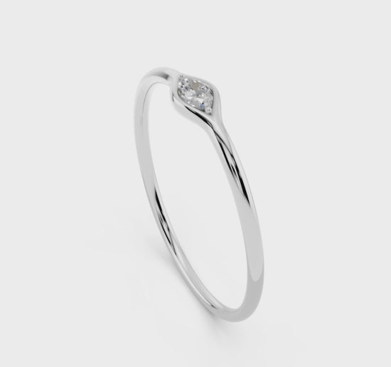 prezentare inel cu diamant