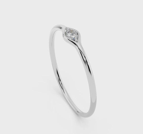 prezentare inel cu diamant