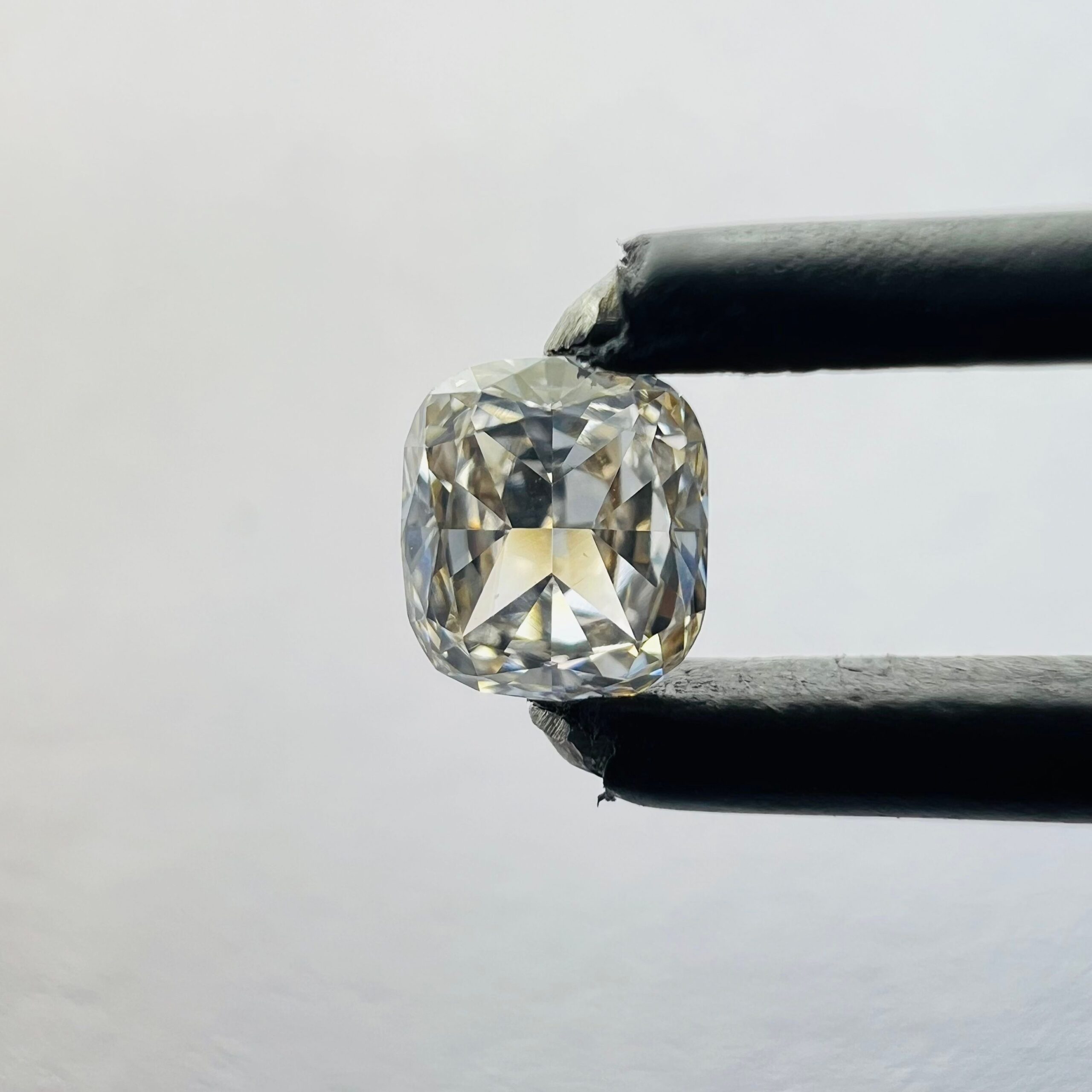 CUSHION BRILLIANT 0.24ct H VS1