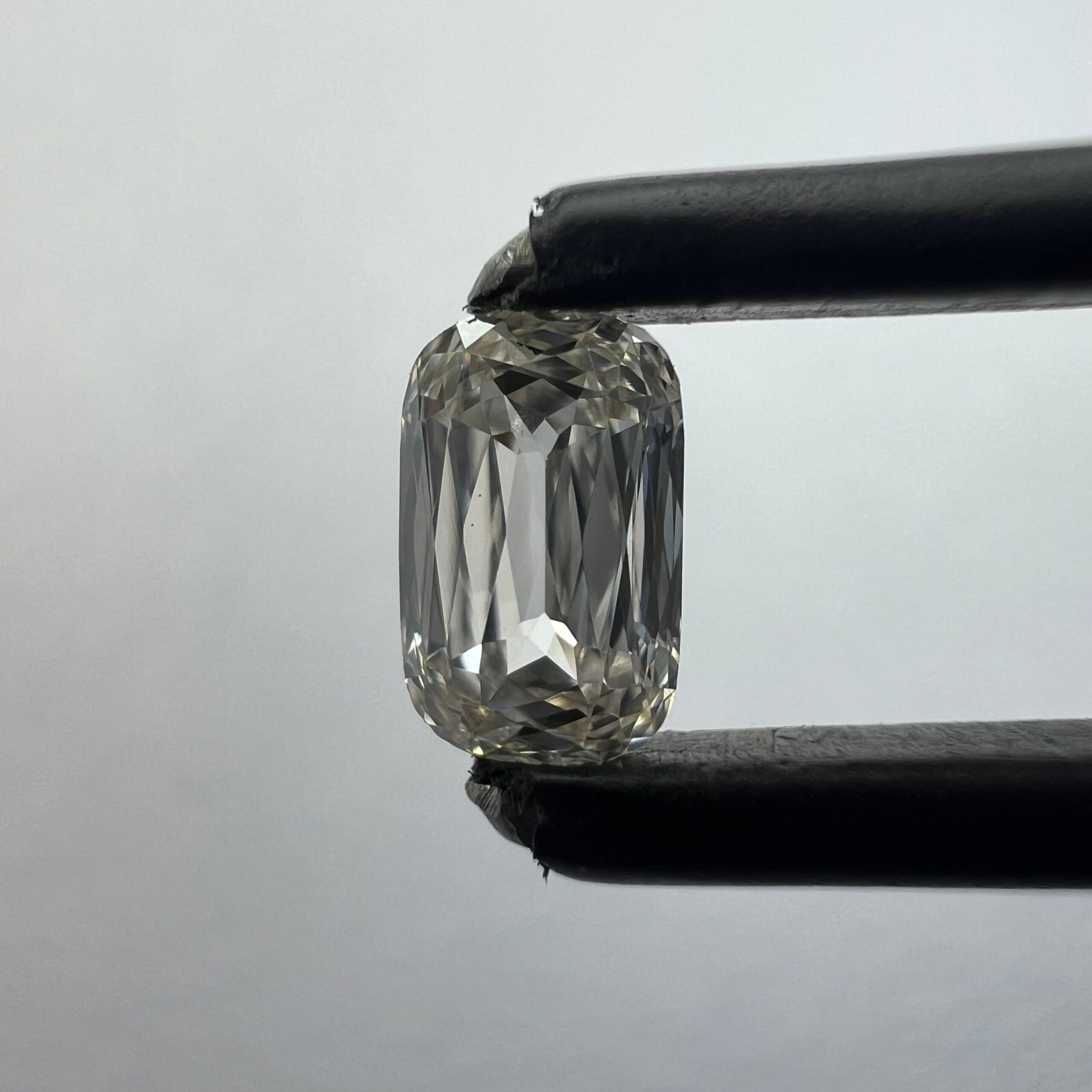 CUSHION BRILLIANT 0.4ct H VS1